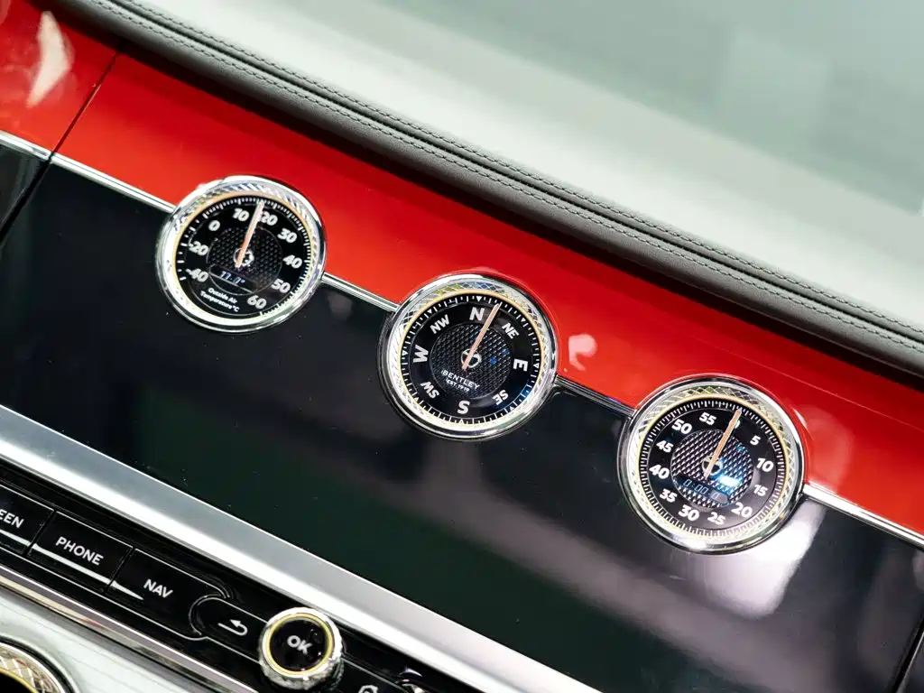 Bentley Continental 2023 — фото 21