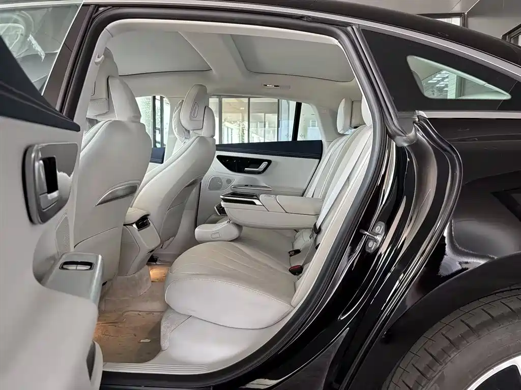 Mercedes-Benz EQE 2025 — фото 14