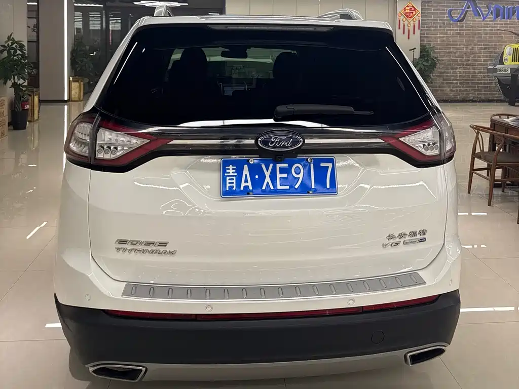 Ford Edge 2016 — фото 17