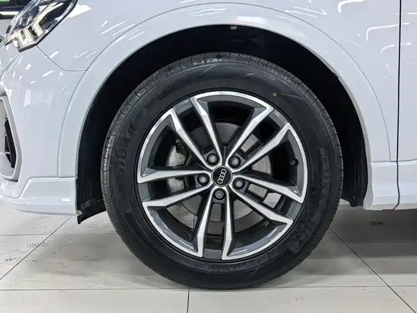 Audi Q3 2023