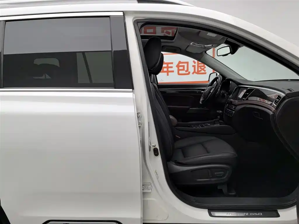 GAC Motor Trumpchi GS8 2017 — фото 23