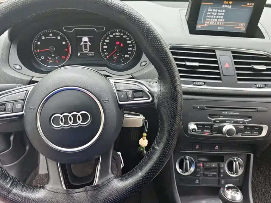 Audi Q3 2014 — фото 12