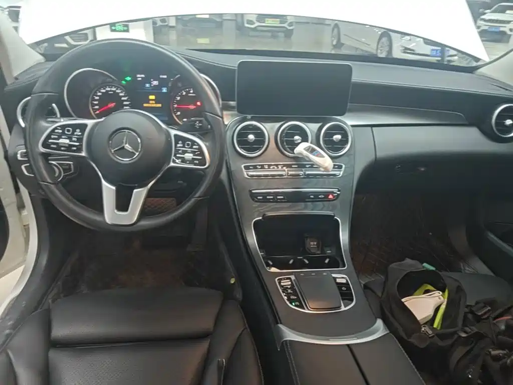 Mercedes-Benz C-Class 2019 — фото 10
