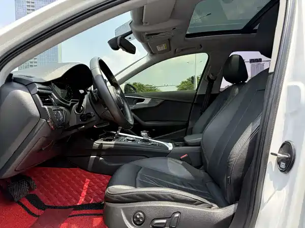 Audi A4L 2020