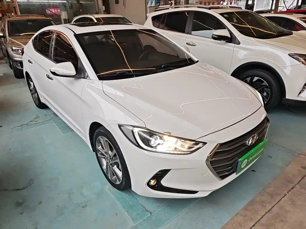 Hyundai Elantra 2016 — фото 4