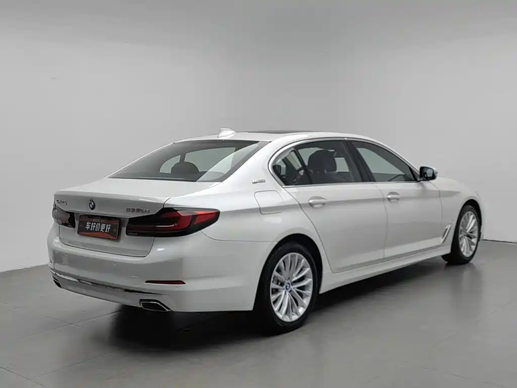 BMW 5 Series New Energy 2019 — фото 2