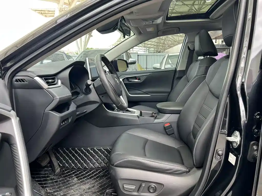 Toyota RAV4 2021