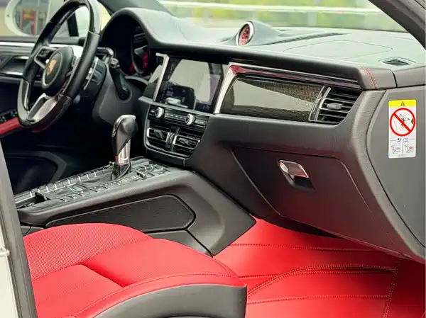 Porsche Macan 2020