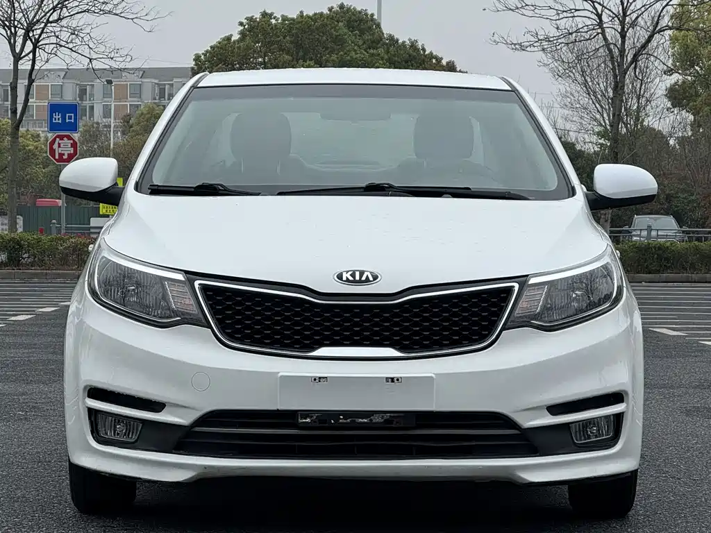 Kia K2 2015 — фото 4