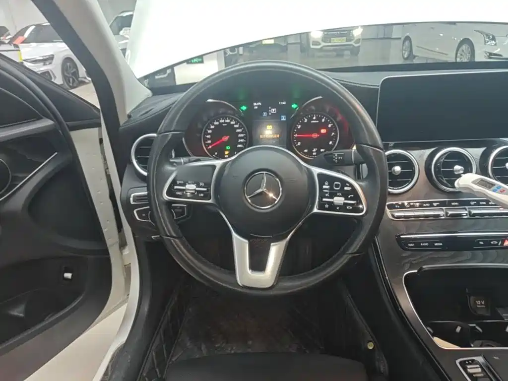 Mercedes-Benz C-Class 2019 — фото 11