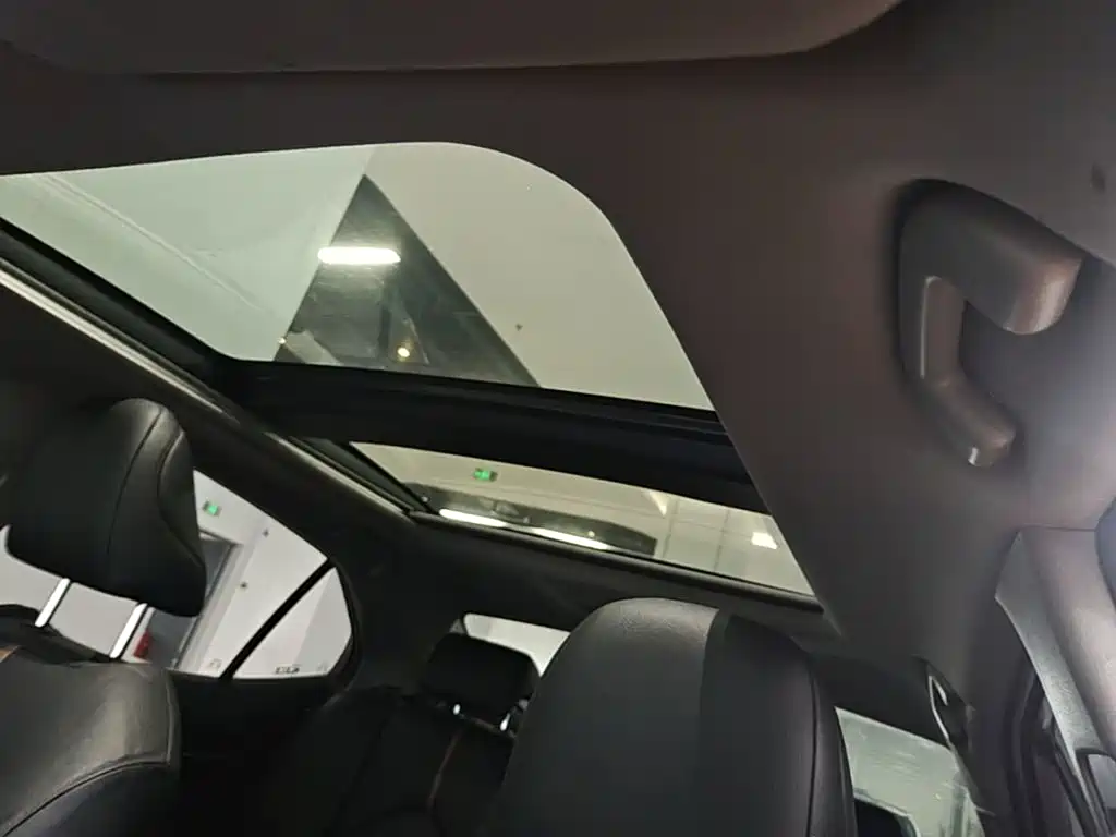 Toyota Camry 2022 — фото 18