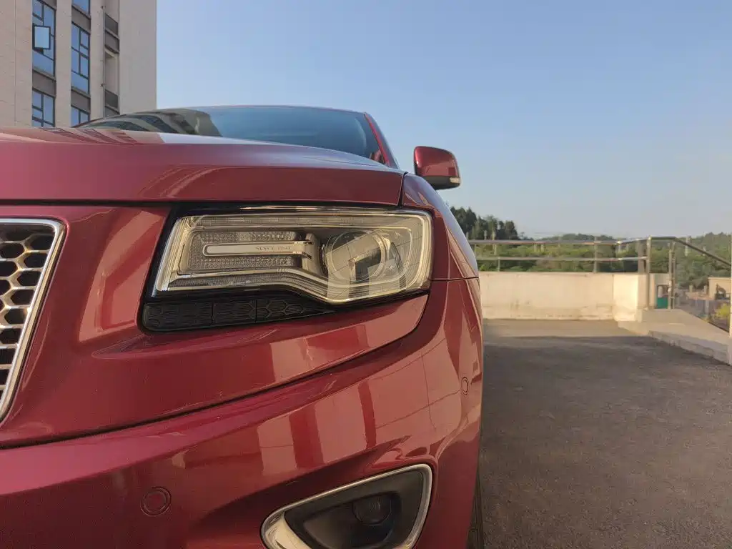 Jeep Grand Cherokee 2017 — фото 15