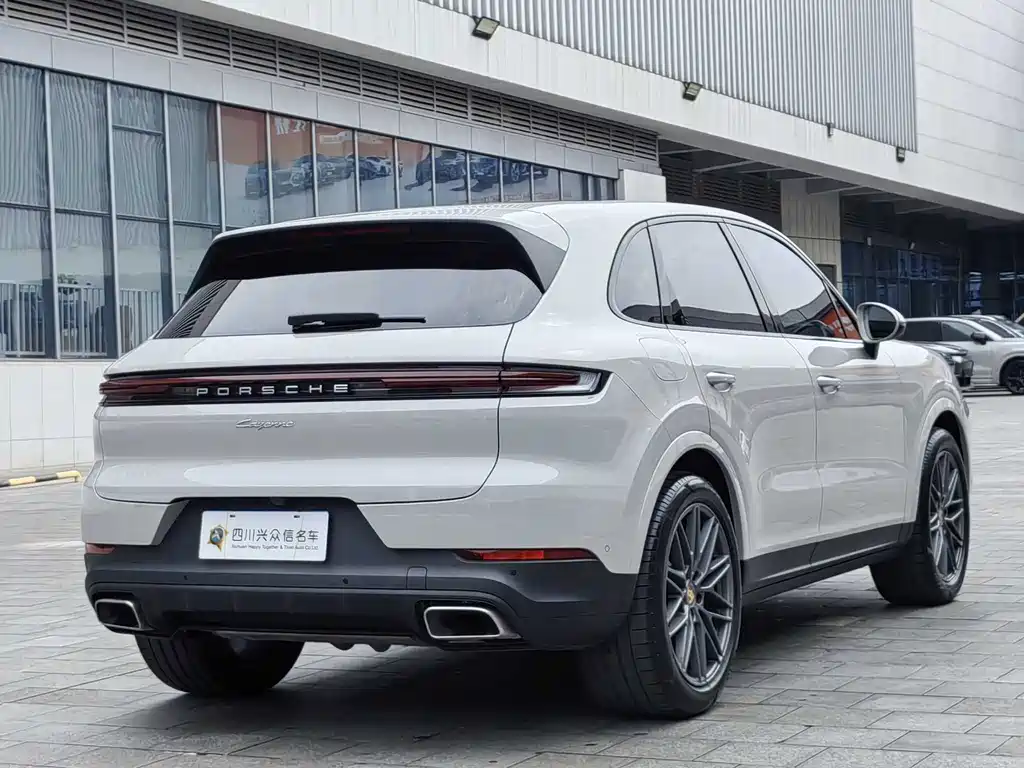 Porsche Cayenne 2024