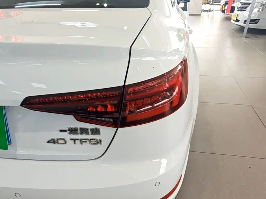 Audi A4L 2020 — фото 8