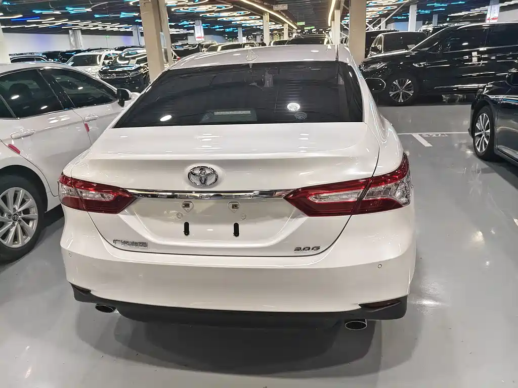 Toyota Camry 2023 — фото 17