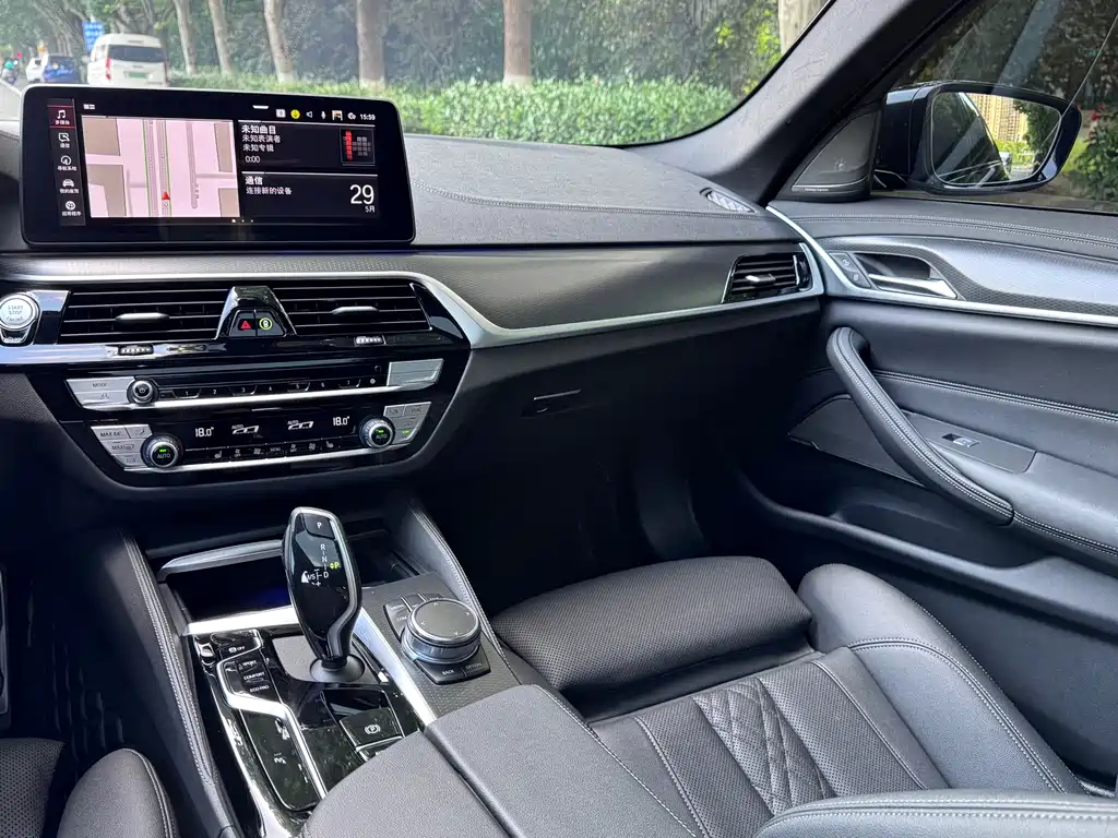 BMW 5 Series 2023 — фото 15