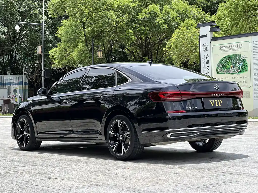 Volkswagen Passat 2024 — фото 25