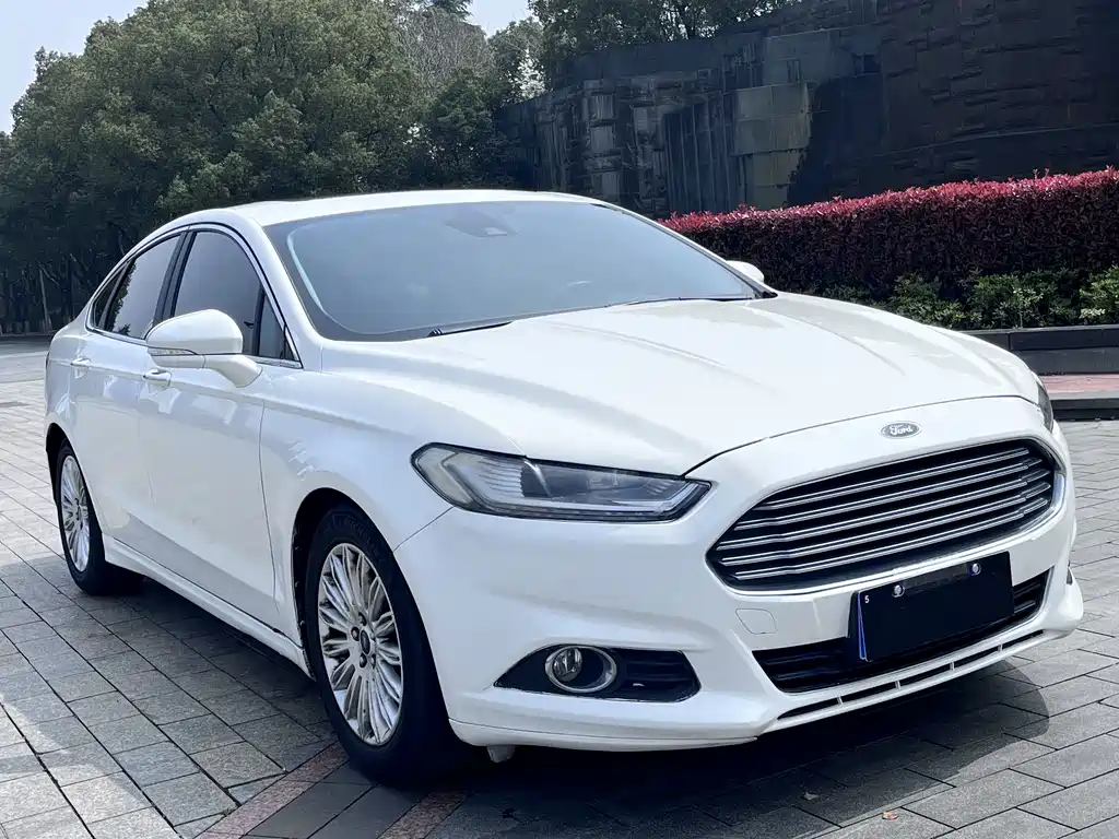 Ford Mondeo 2014 — фото 3