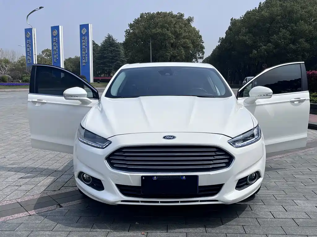 Ford Mondeo 2014 — фото 8