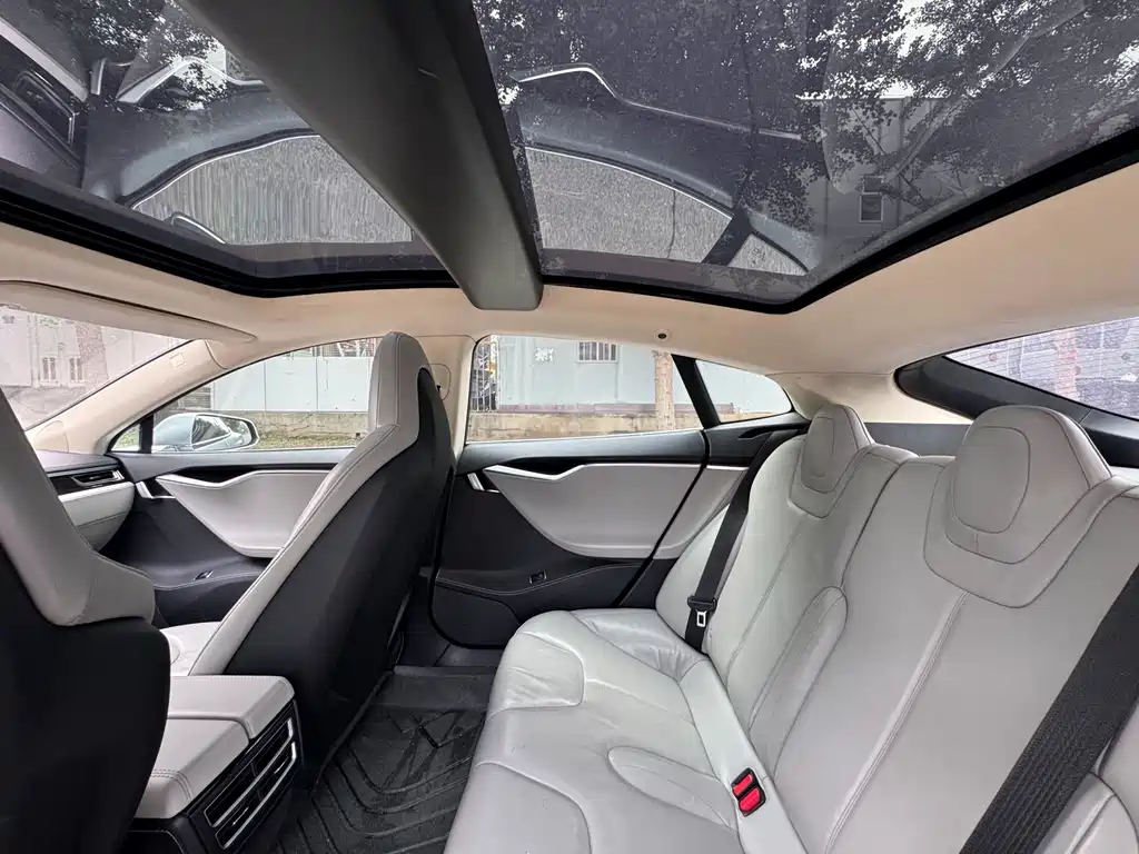 Tesla Model S 2014 — фото 19