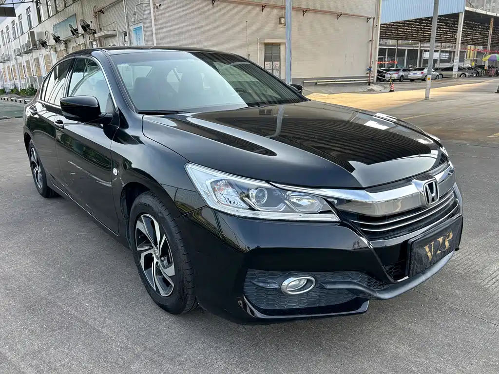 Honda Accord 2018 — фото 3
