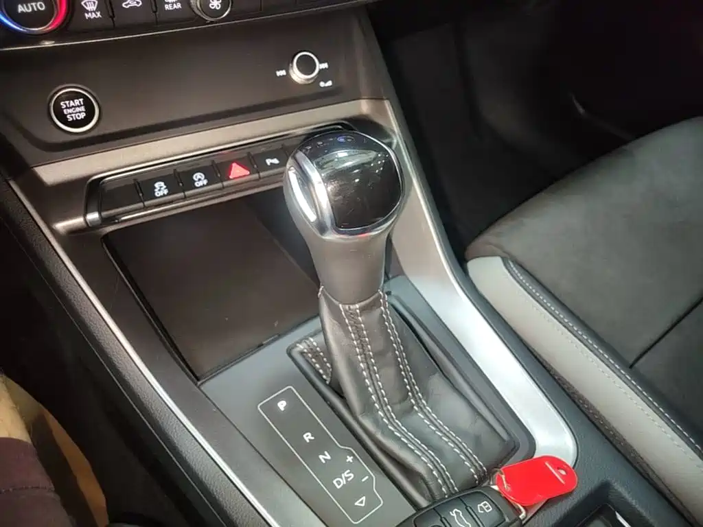 Audi Q3 2020 — фото 14