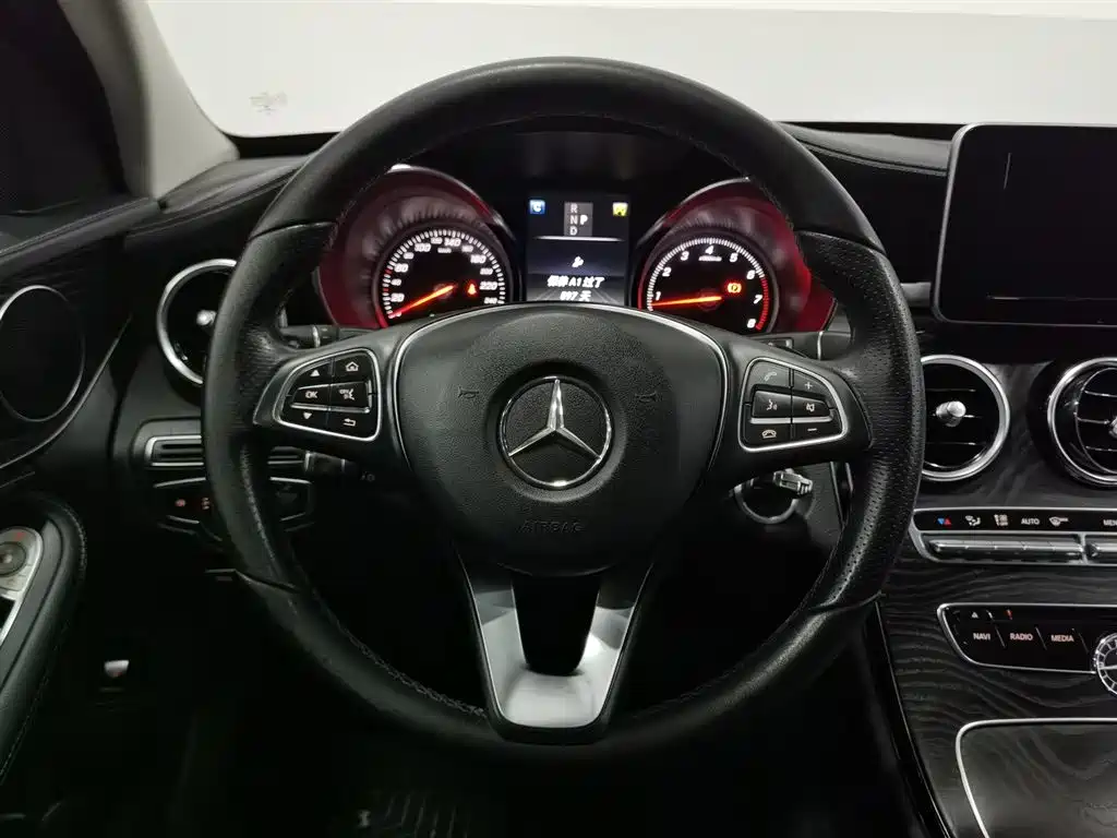 Mercedes-Benz C-Class 2017 — фото 11