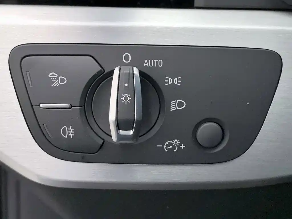 Audi A4L 2021 — фото 21