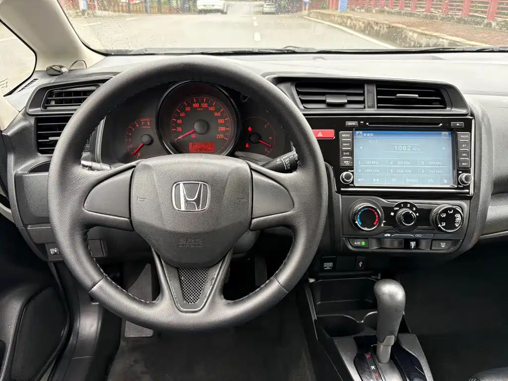Honda Fit 2015 — фото 18