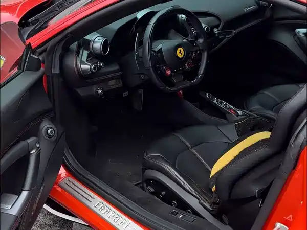 Ferrari F8 2021