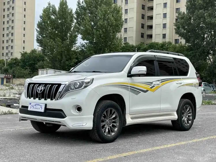 Toyota Prado 2016 — фото 1