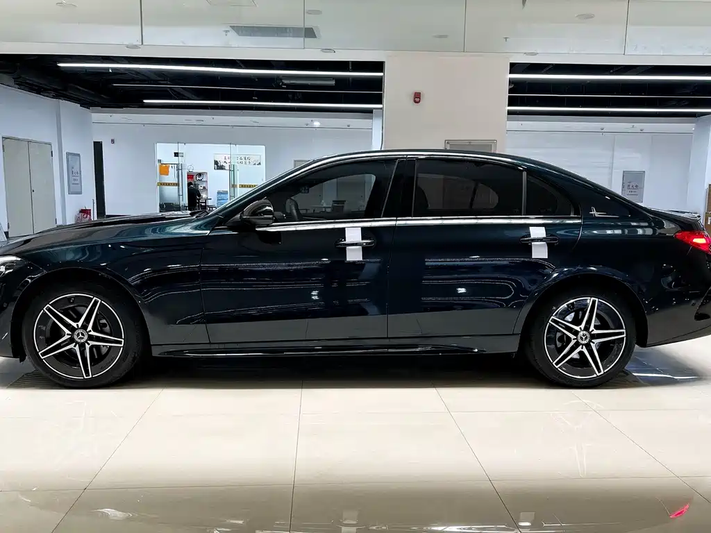 Mercedes-Benz C-Class 2023