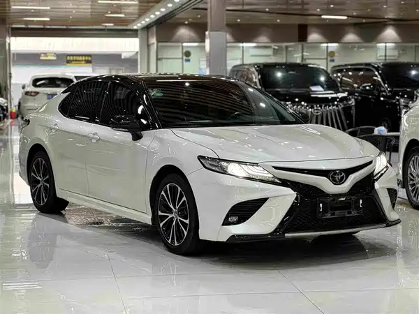 Toyota Camry 2019