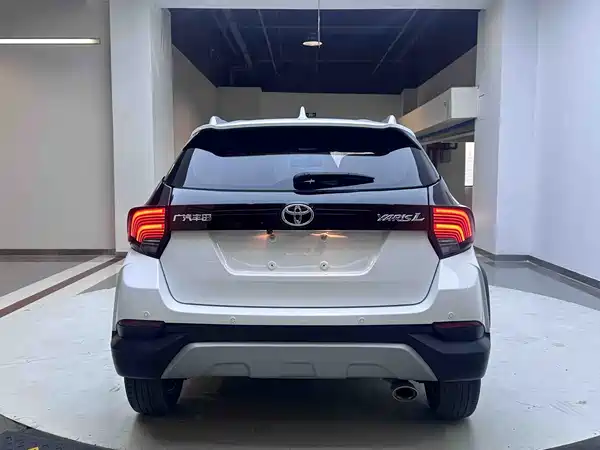 Toyota Yaris L 2022