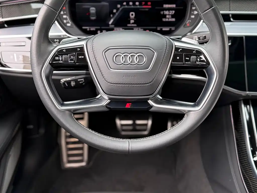 Audi S8 2022 — фото 15