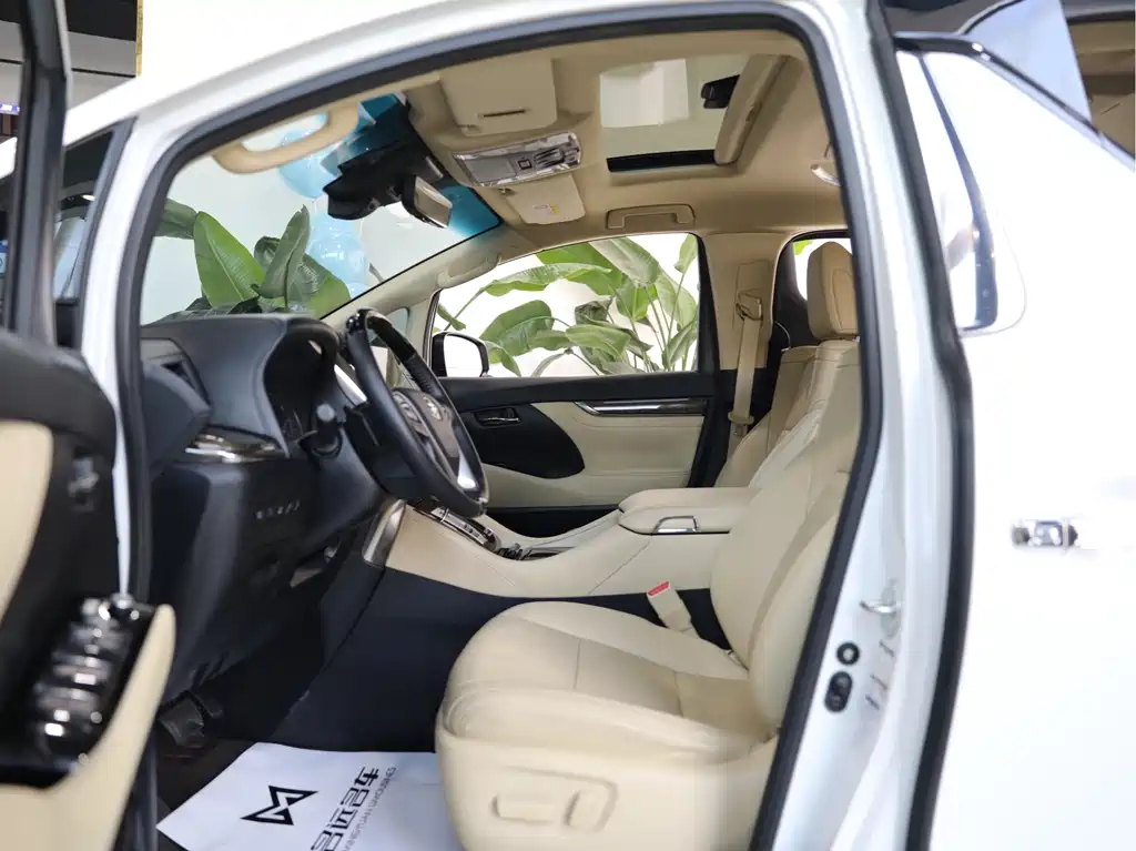 Toyota Alphard 2022
