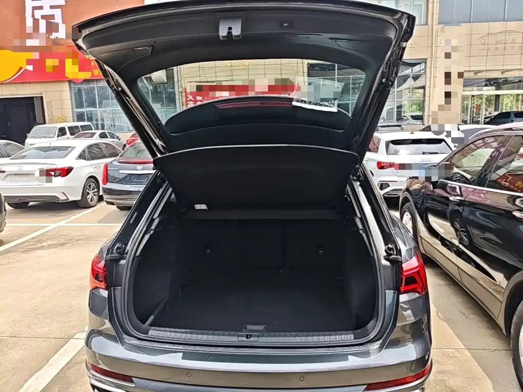 Audi Q3 2021 — фото 19