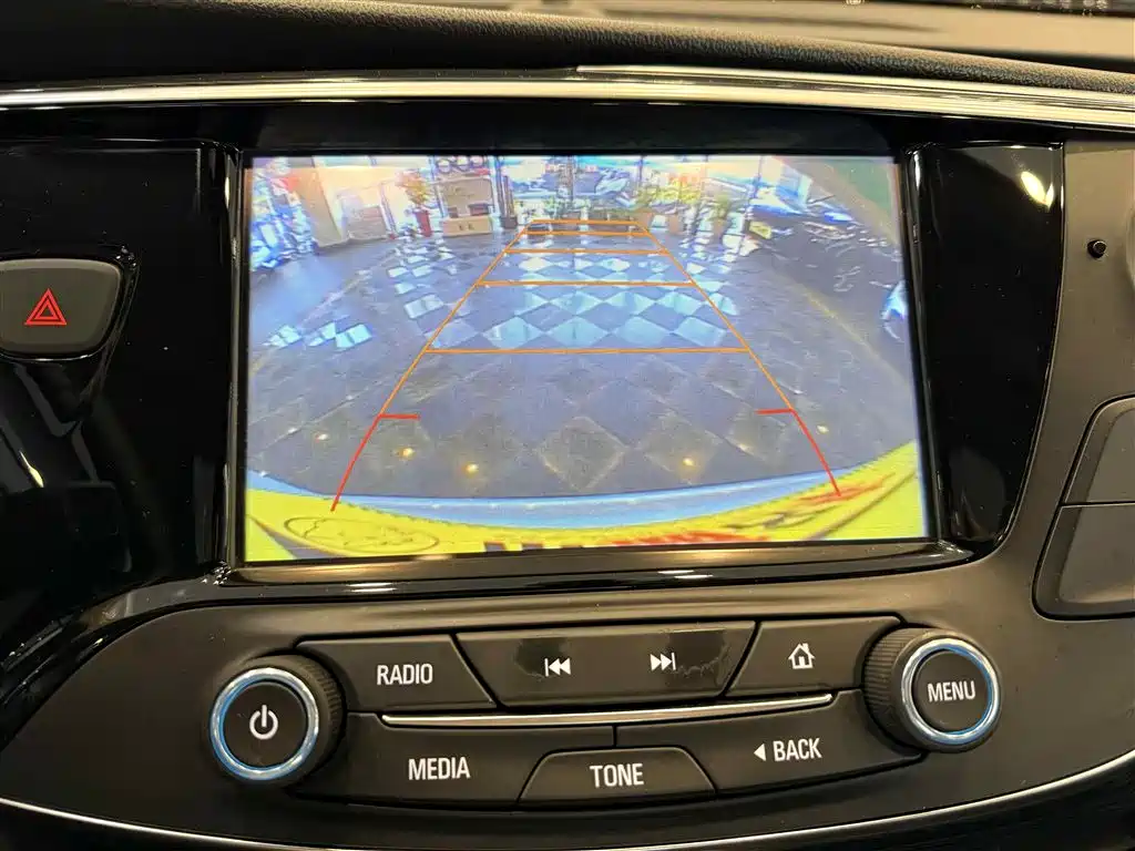 Buick Envision Plus 2017 — фото 21