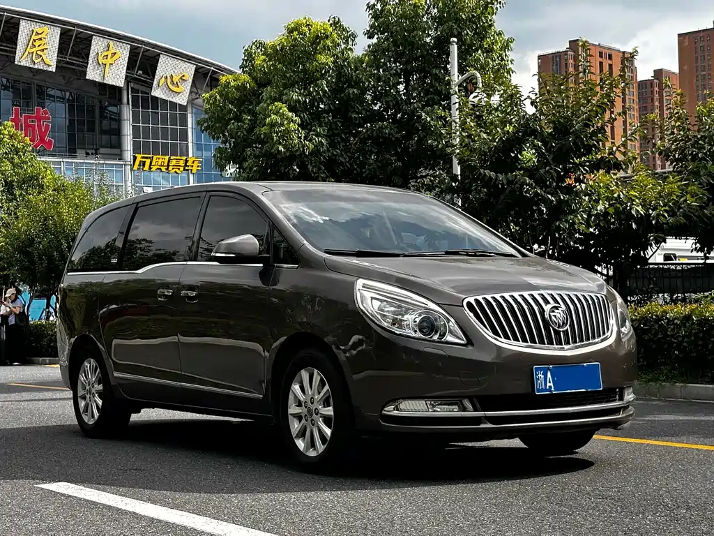Buick GL8 2013 — фото 3