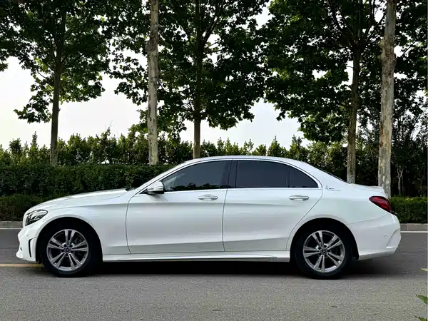 Mercedes-Benz C-Class 2020