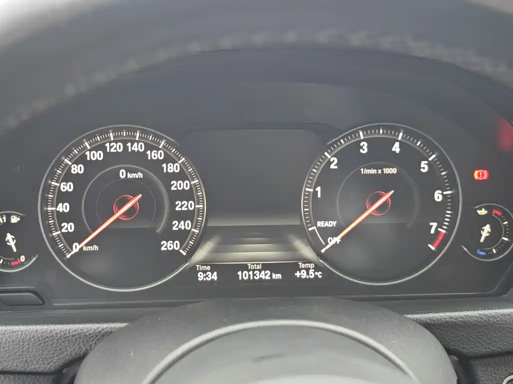 BMW 3 Series 2018 — фото 13