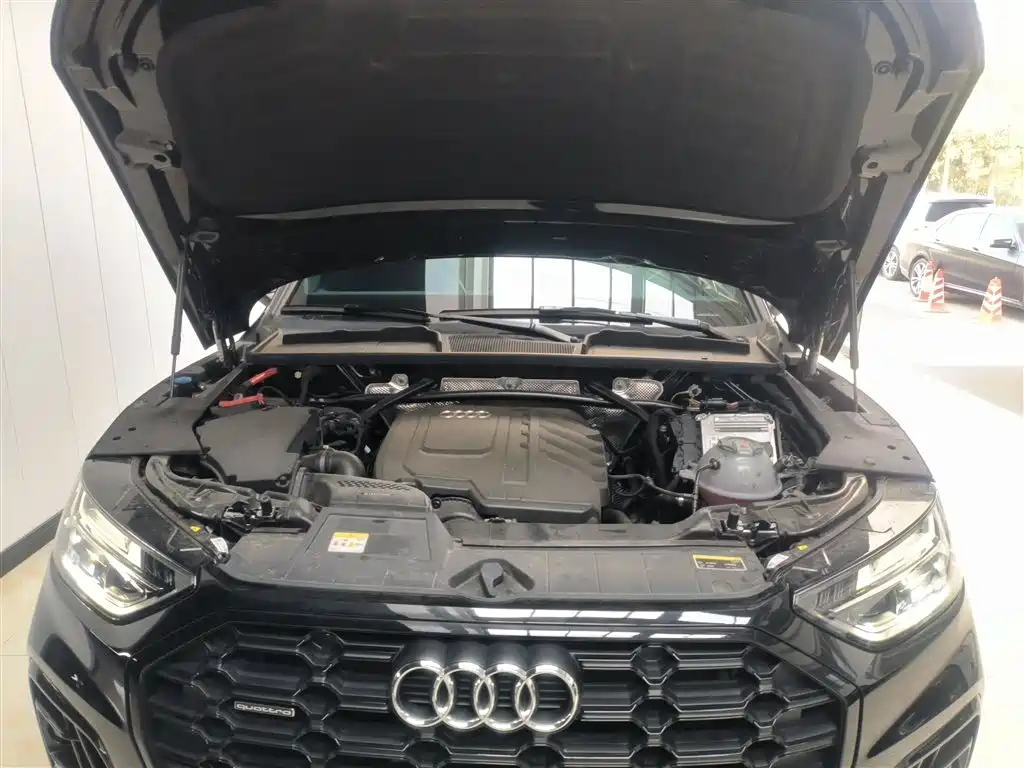 Audi Q5L 2025 — фото 16