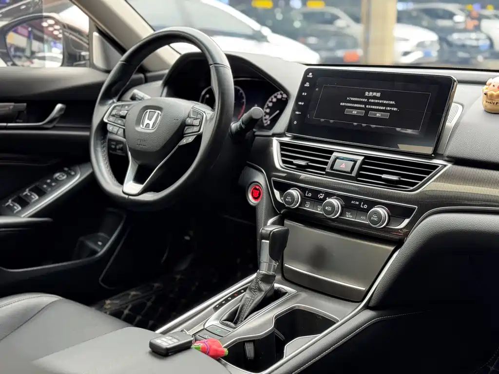 Honda Accord 2022 — фото 17