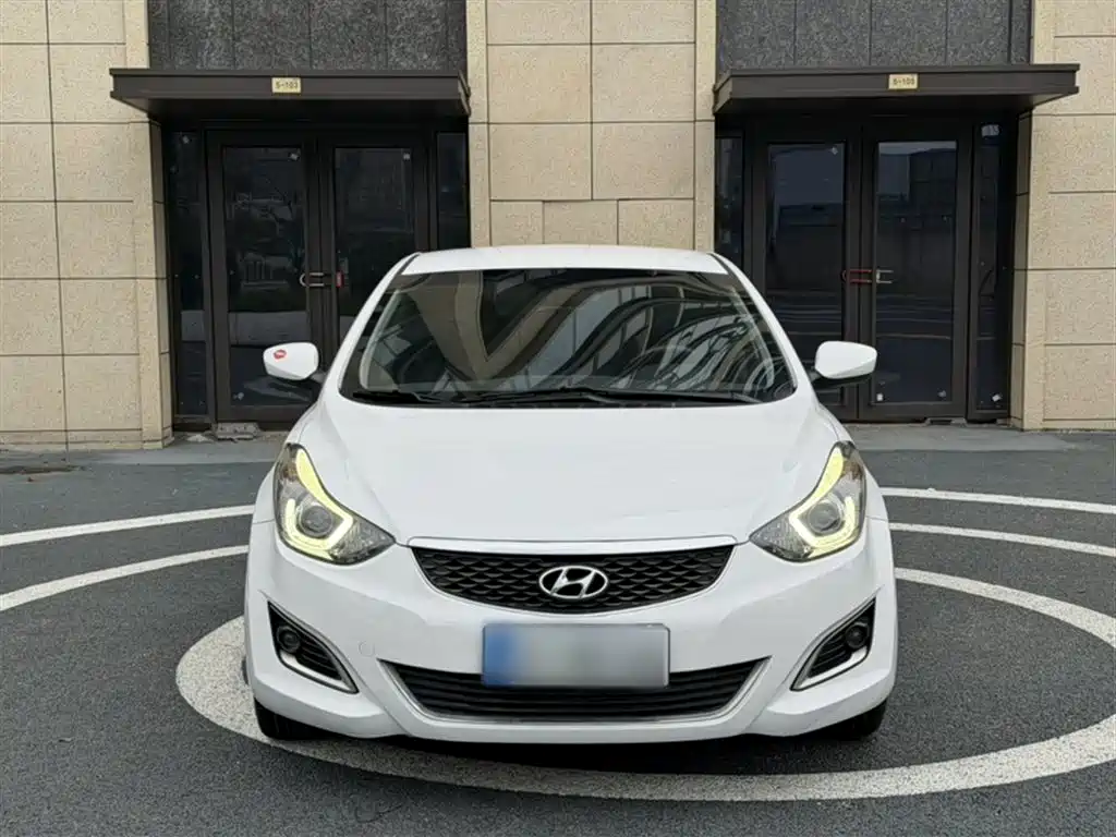 Hyundai Elantra Langdong 2017 — фото 15