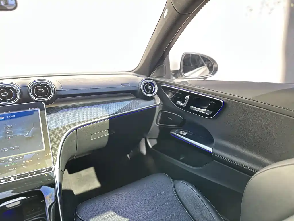 Mercedes-Benz C-Class 2022 — фото 11