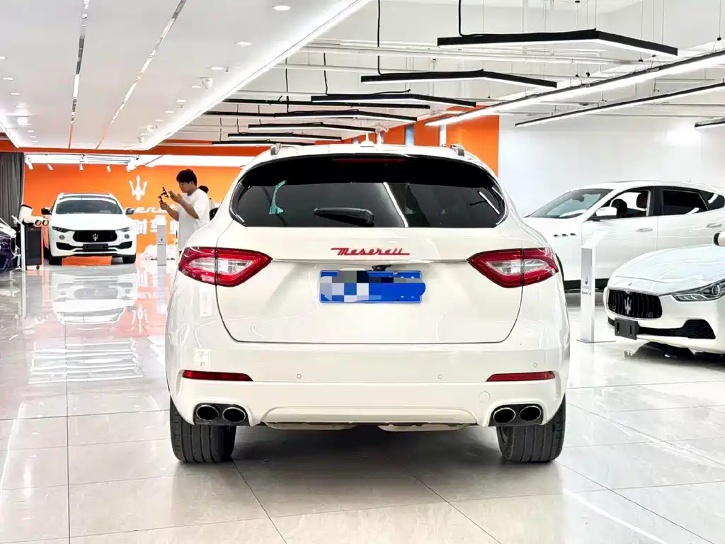 Maserati Levante 2017 — фото 9