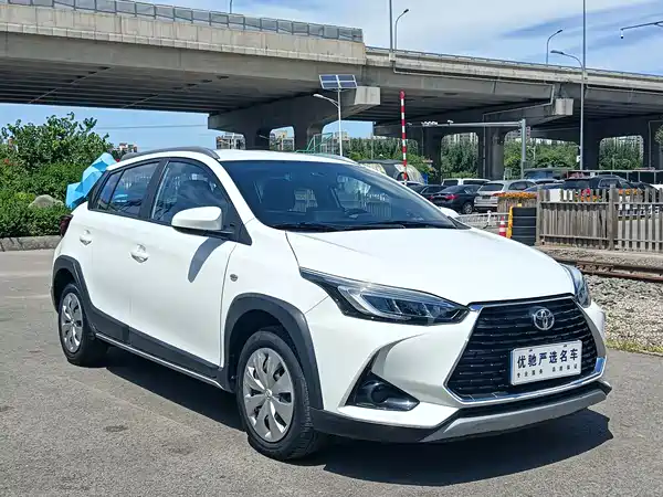 Toyota Yaris L 2022