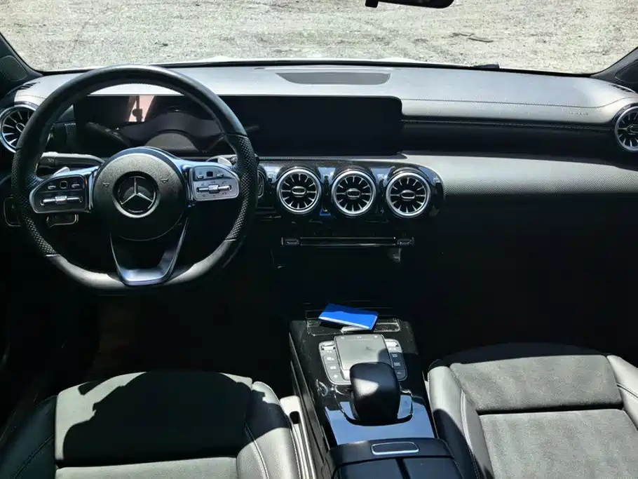 Mercedes-Benz A-Class 2022 — фото 12
