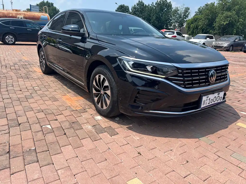 Volkswagen Passat 2023