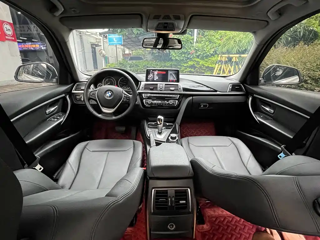 BMW 3 Series 2017 — фото 10